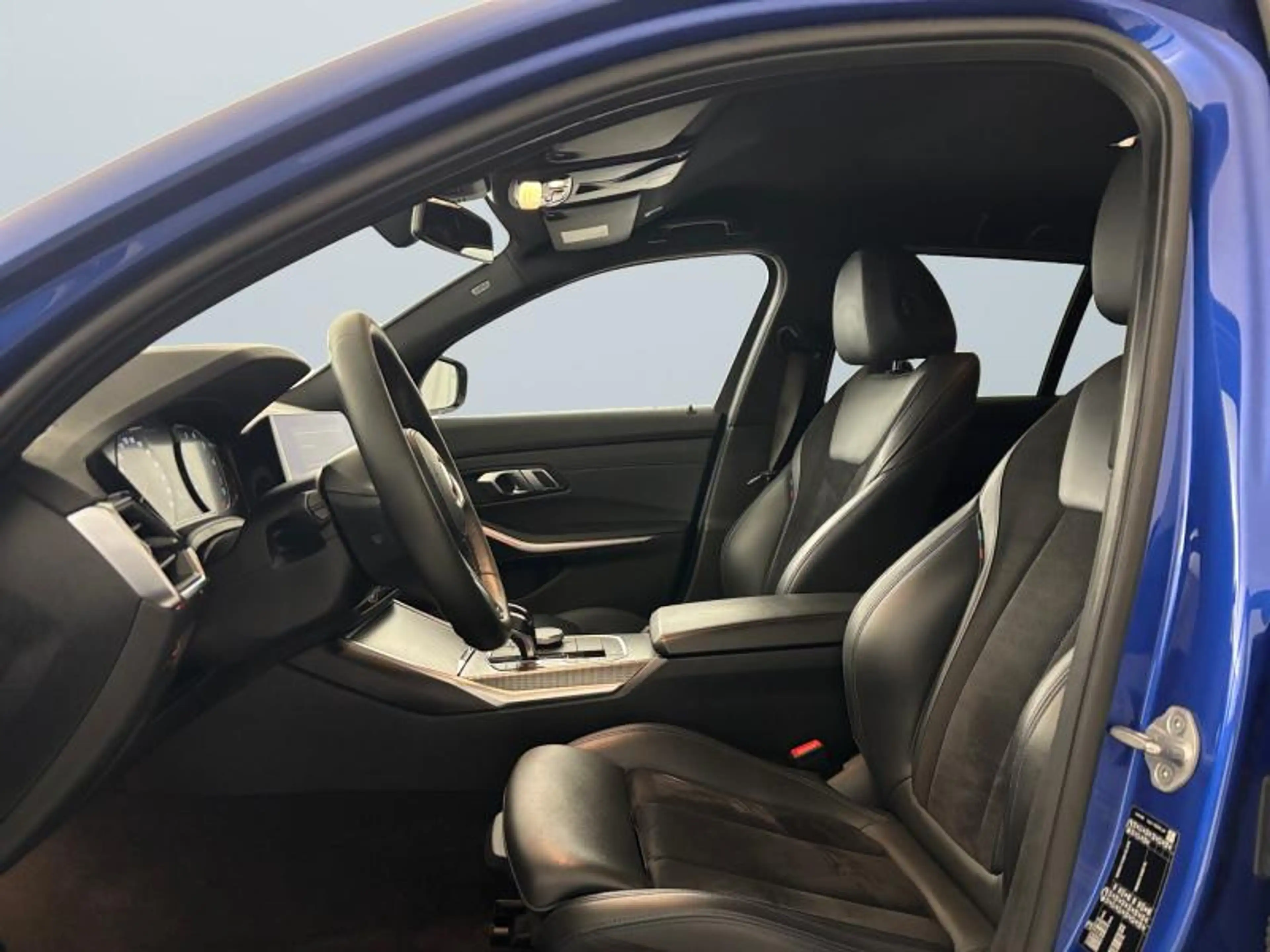 BMW 318 Pack M | 2.0 156CV | Boite auto | GPS | Caméra | — photo 10