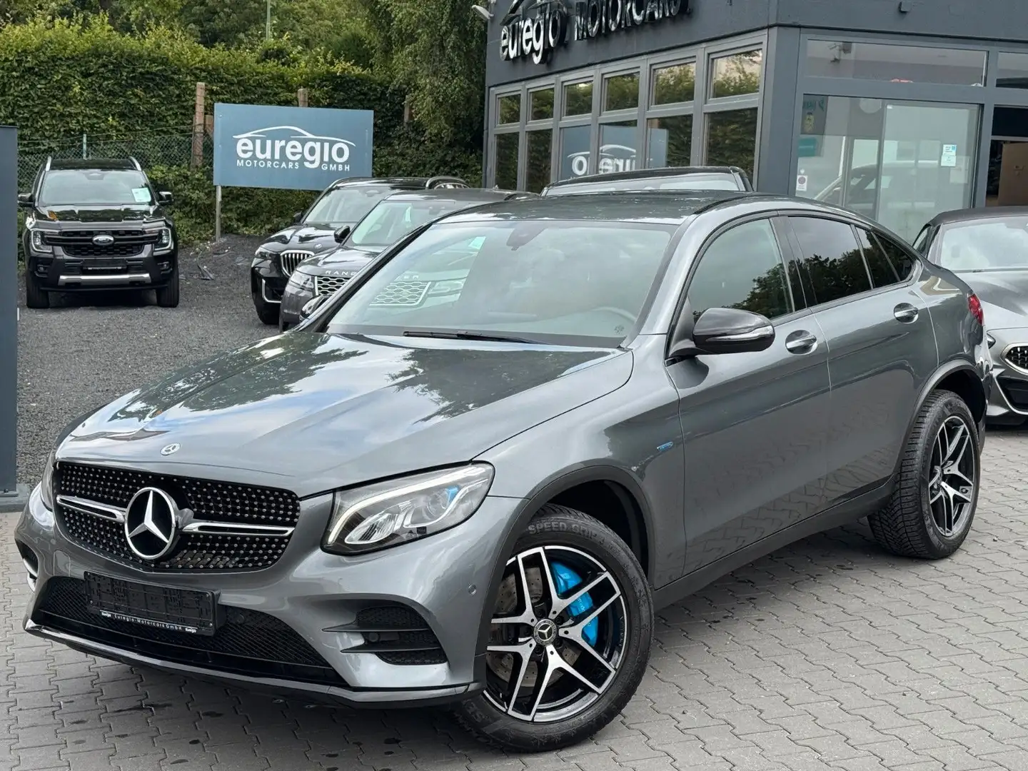 Mercedes-Benz GLC 350 e 4Matic Coupe - AMG Sportpaket /// Grijs - 2