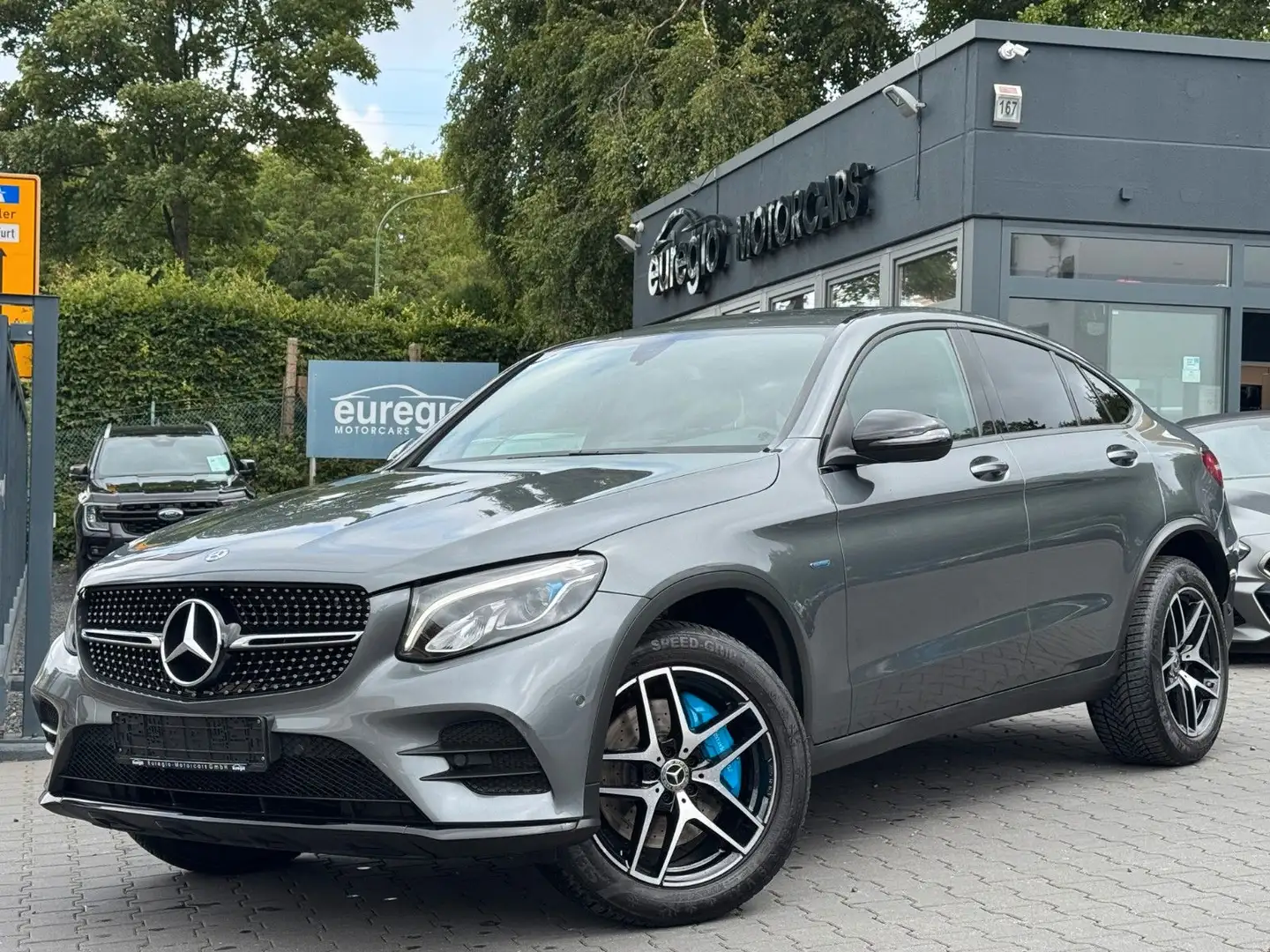 Mercedes-Benz GLC 350 e 4Matic Coupe - AMG Sportpaket /// Grijs - 1