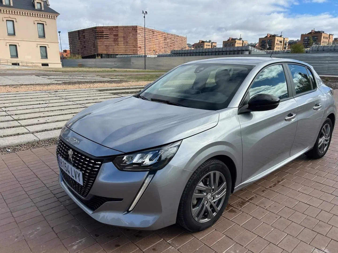 Peugeot 208 1.2 Puretech S&S Active Pack 100 Gris - 1