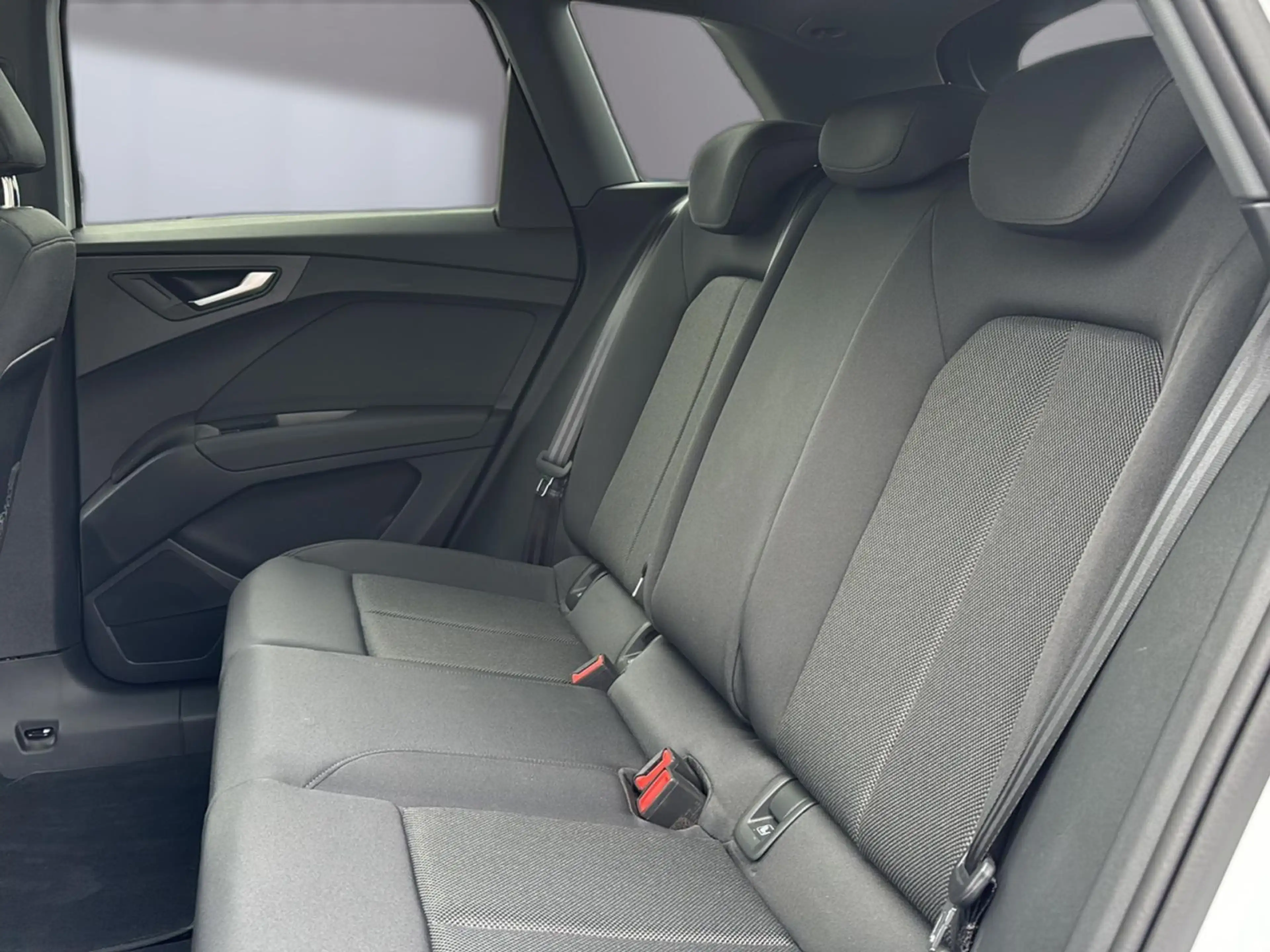 Audi Q4 e-tron Q4 40 e-tron Matrix Pano Head-up Kamera Standkli — photo 11