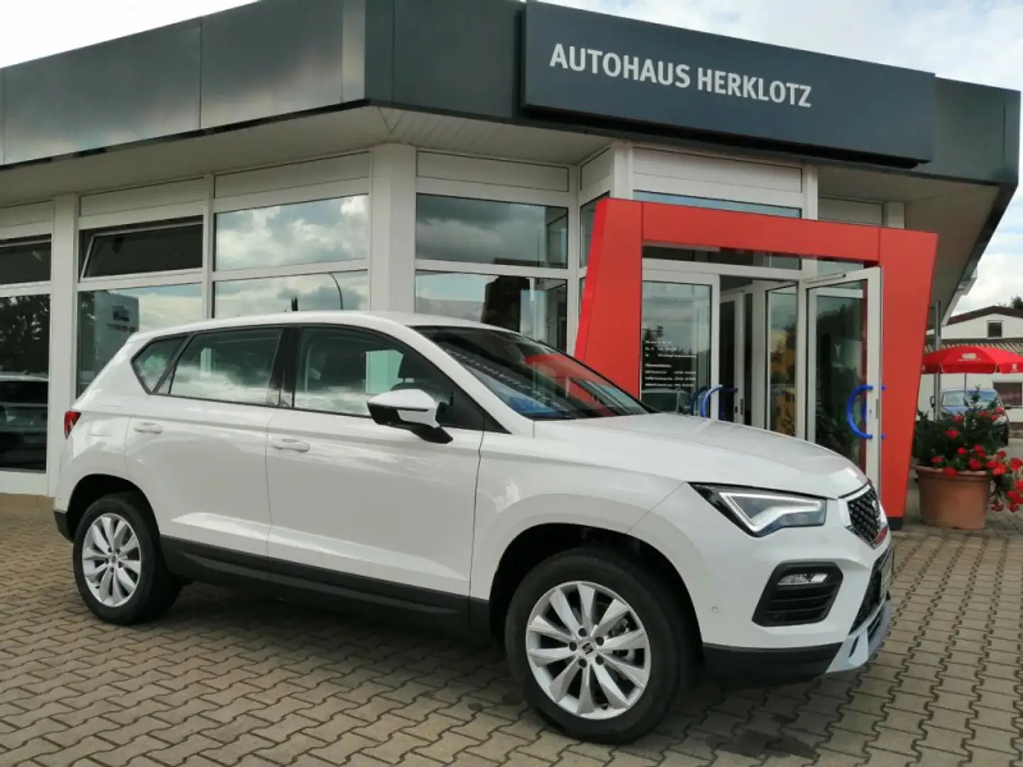 SEAT Ateca Ateca 1.5 TSI ACT Style DSG - AUTOMATIK 110 kW / 1 Weiß - 1