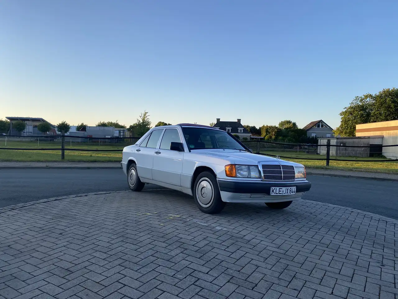 Mercedes-Benz 190