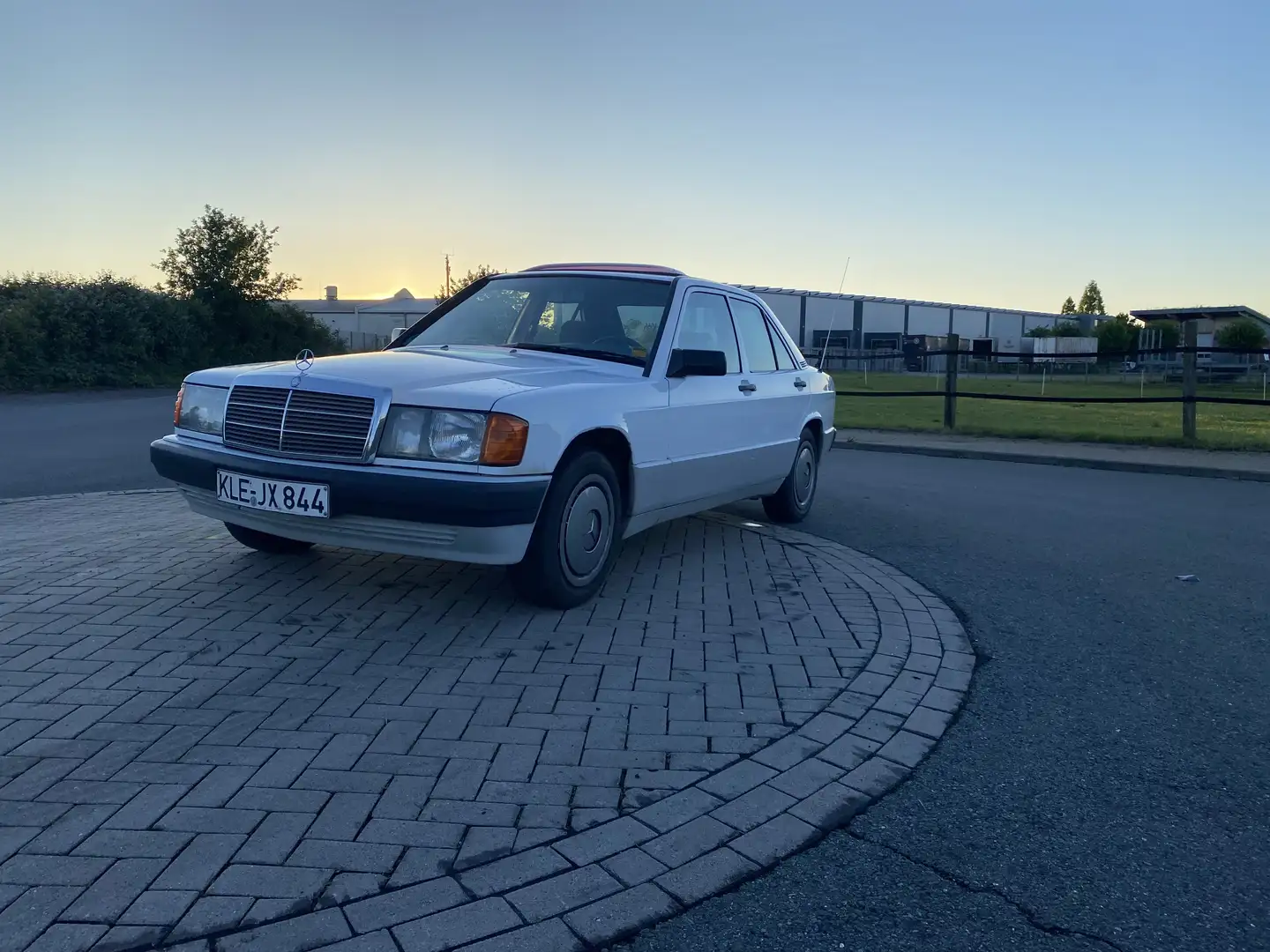 Mercedes-Benz 190 - 2