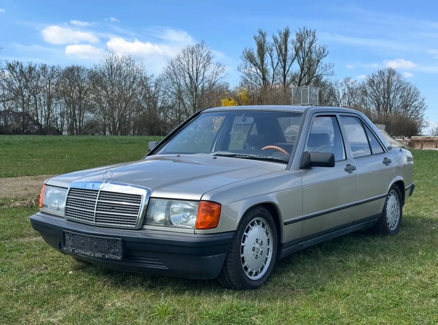 Mercedes-Benz 190 D*TOP ZUSTAND*AUTOMATIK*OLDTIMER*WENIG KM*ORIGINAL Gold - 1