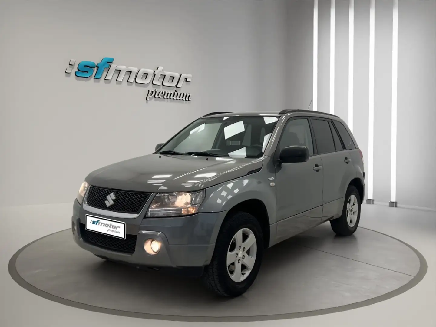 Suzuki Grand Vitara 1.9DDiS JLX-EL Gris - 1