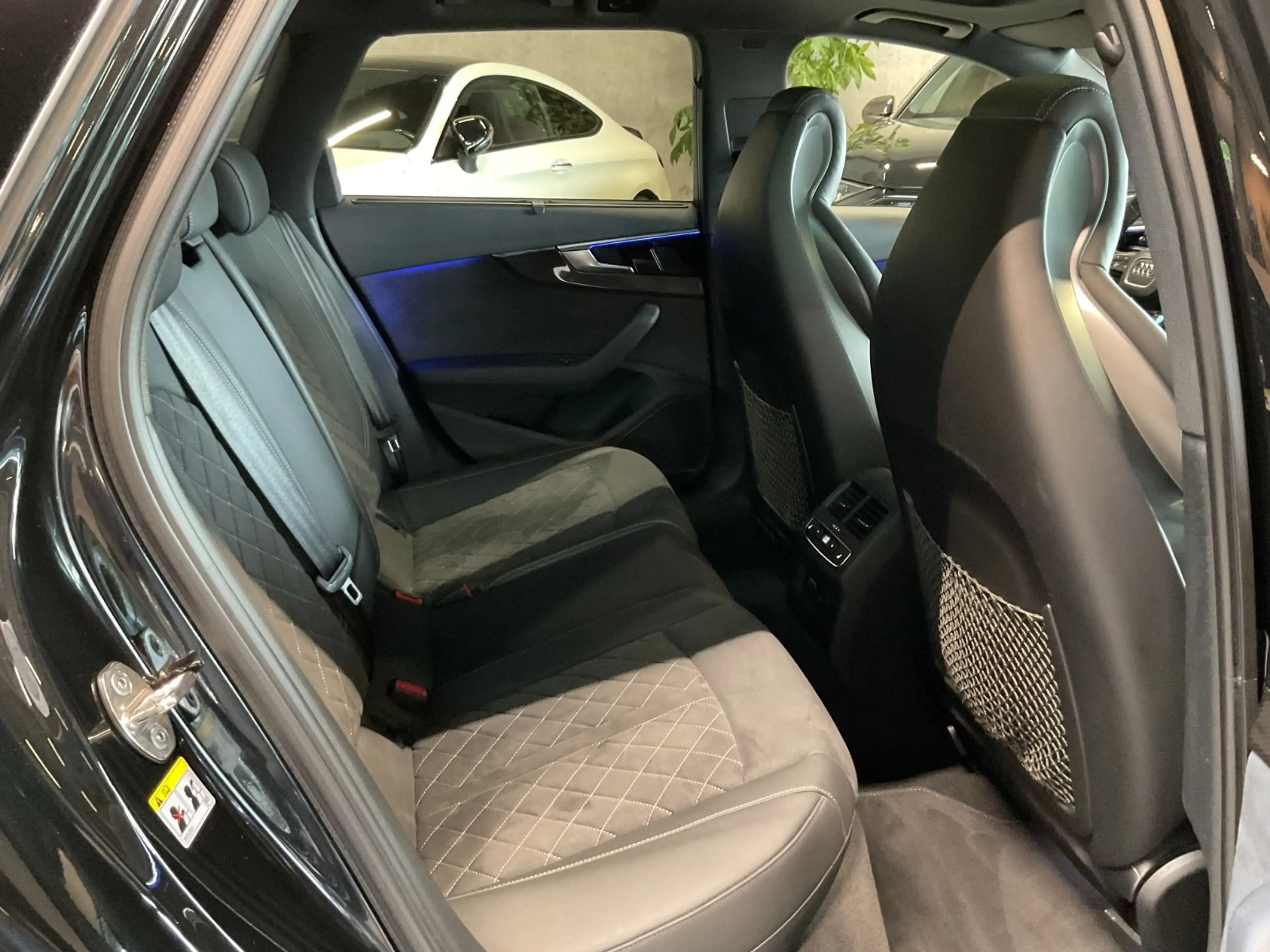 Audi S4 Av. TDI S Sitze AHK B&O HuD Matrix Pano 360° — photo 15