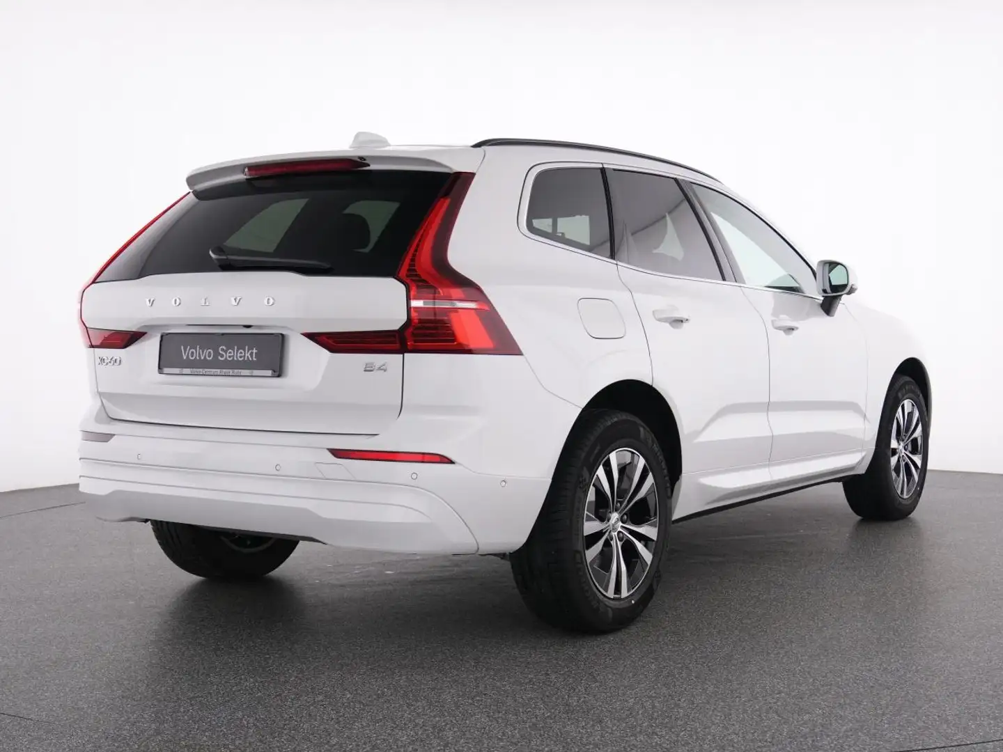 Volvo XC60 B4 Momentum Pro+WINTERPAK+360°+PANO+LM18+ Blanc - 2