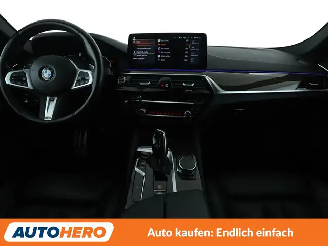 BMW 5 Series view 13
