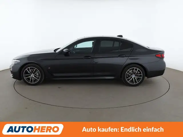 BMW 5 Series view 3