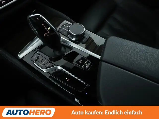 BMW 5 Series view 23