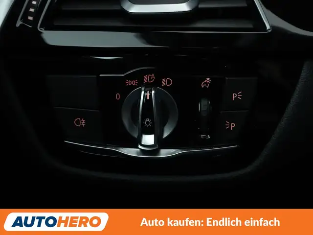 BMW 5 Series view 25