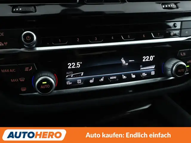 BMW 5 Series view 22