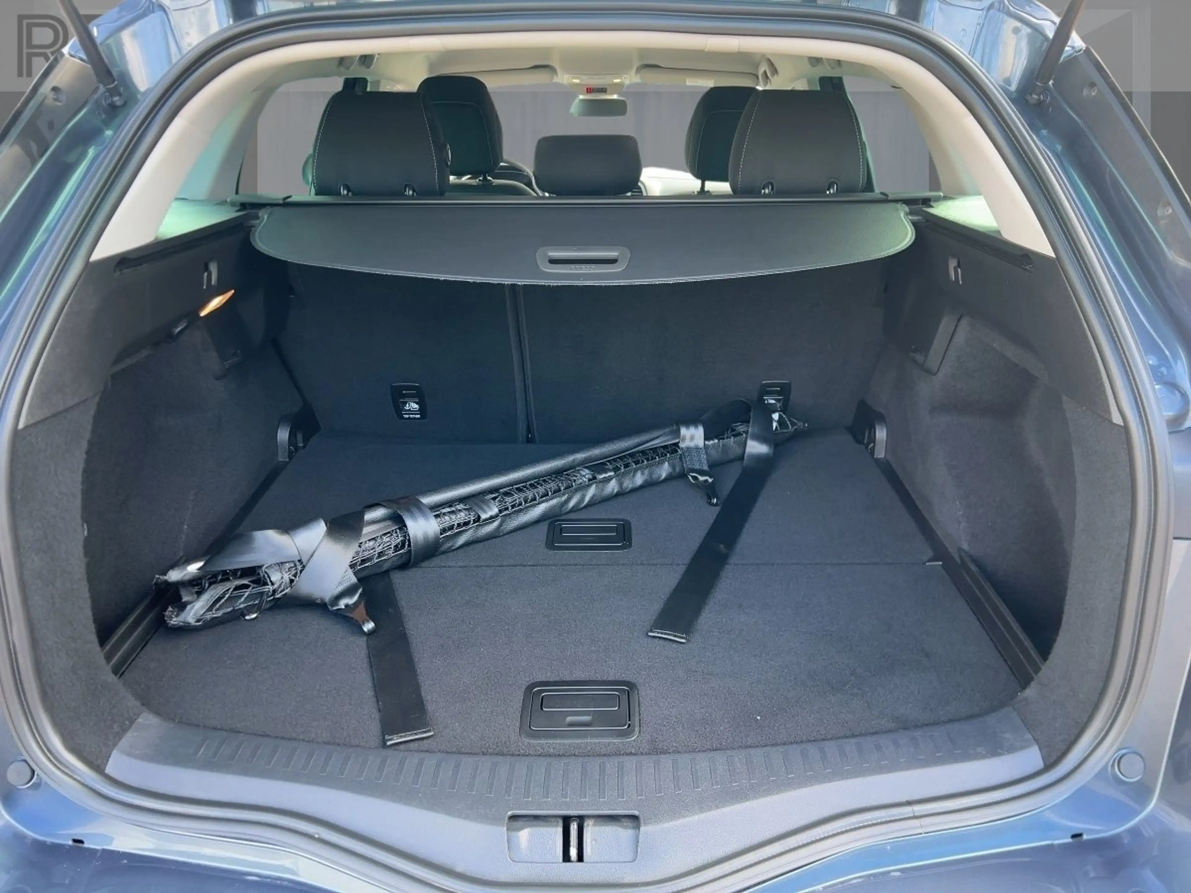 Renault Megane Grandtour LIMITED Deluxe TCe 140 GPF SHZ BT — photo 18