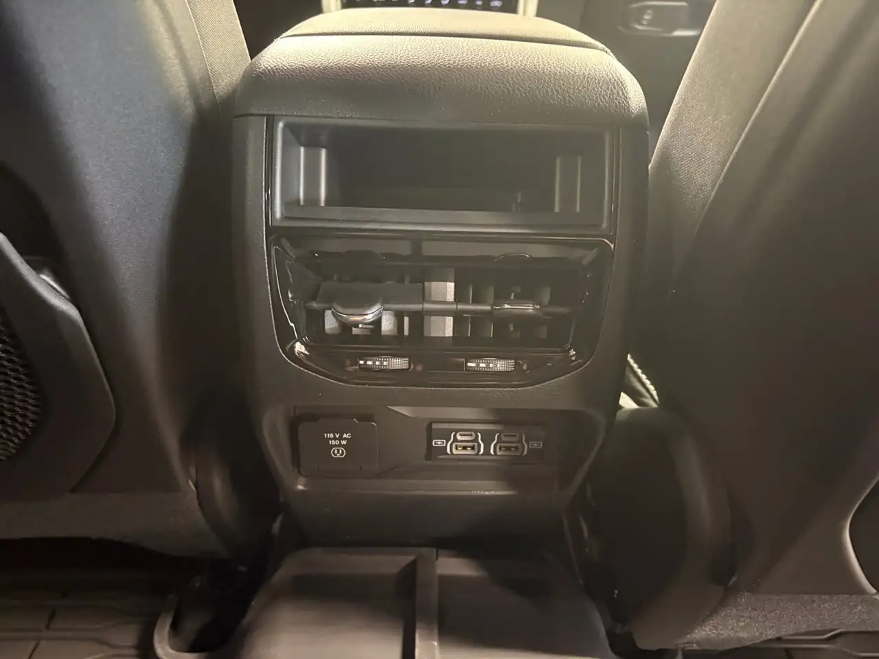 Jeep Grand Cherokee photo Jeep Grand Cherokee