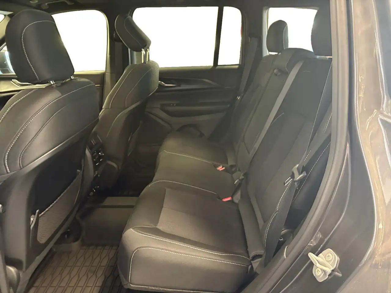 Jeep Grand Cherokee photo Jeep Grand Cherokee