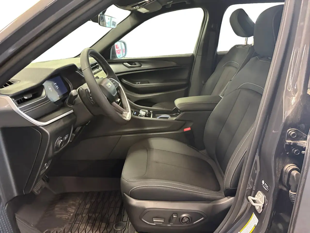 Jeep Grand Cherokee photo Jeep Grand Cherokee
