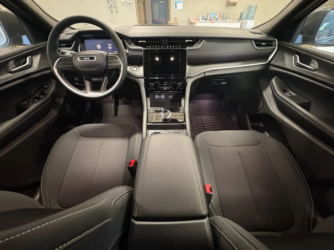 Jeep Grand Cherokee photo Jeep Grand Cherokee