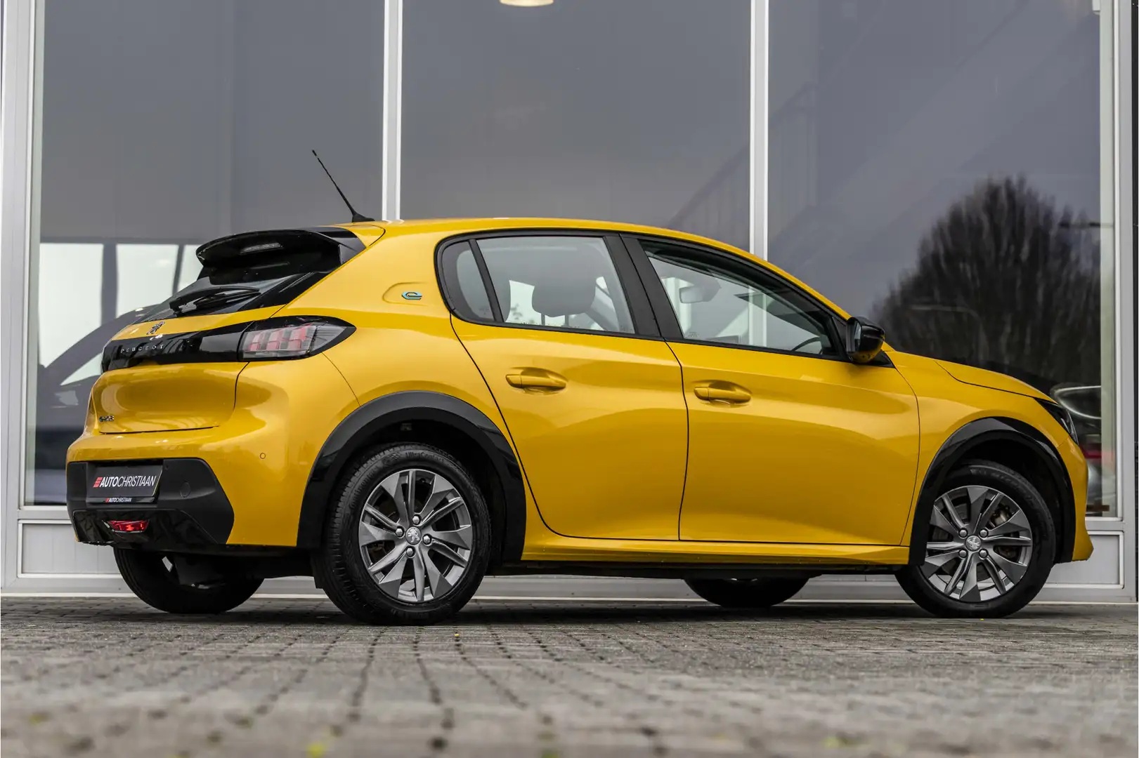 Peugeot e-208 EV Active Pack 50 kWh | NL Auto | Carplay Jaune - 2