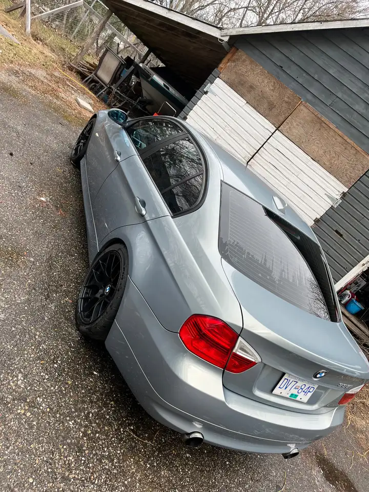 BMW 3 Series снимка BMW 3 Series