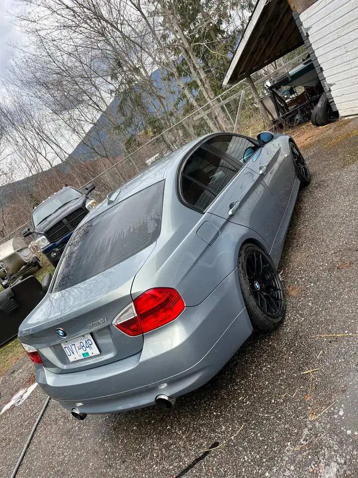 BMW 3 Series снимка BMW 3 Series