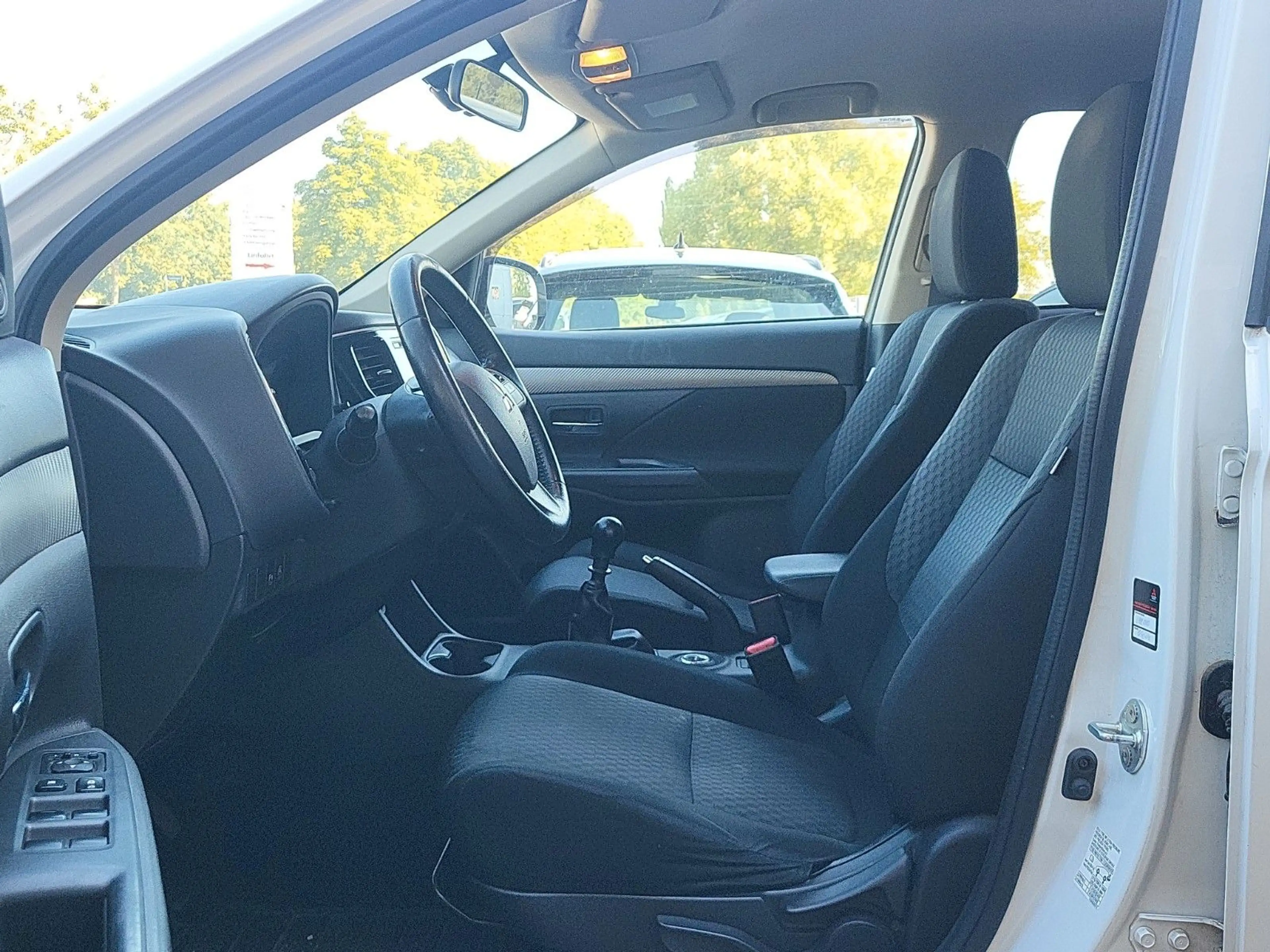 Mitsubishi Outlander ClearTec Invite 4WD aus 2-Hand — photo 14