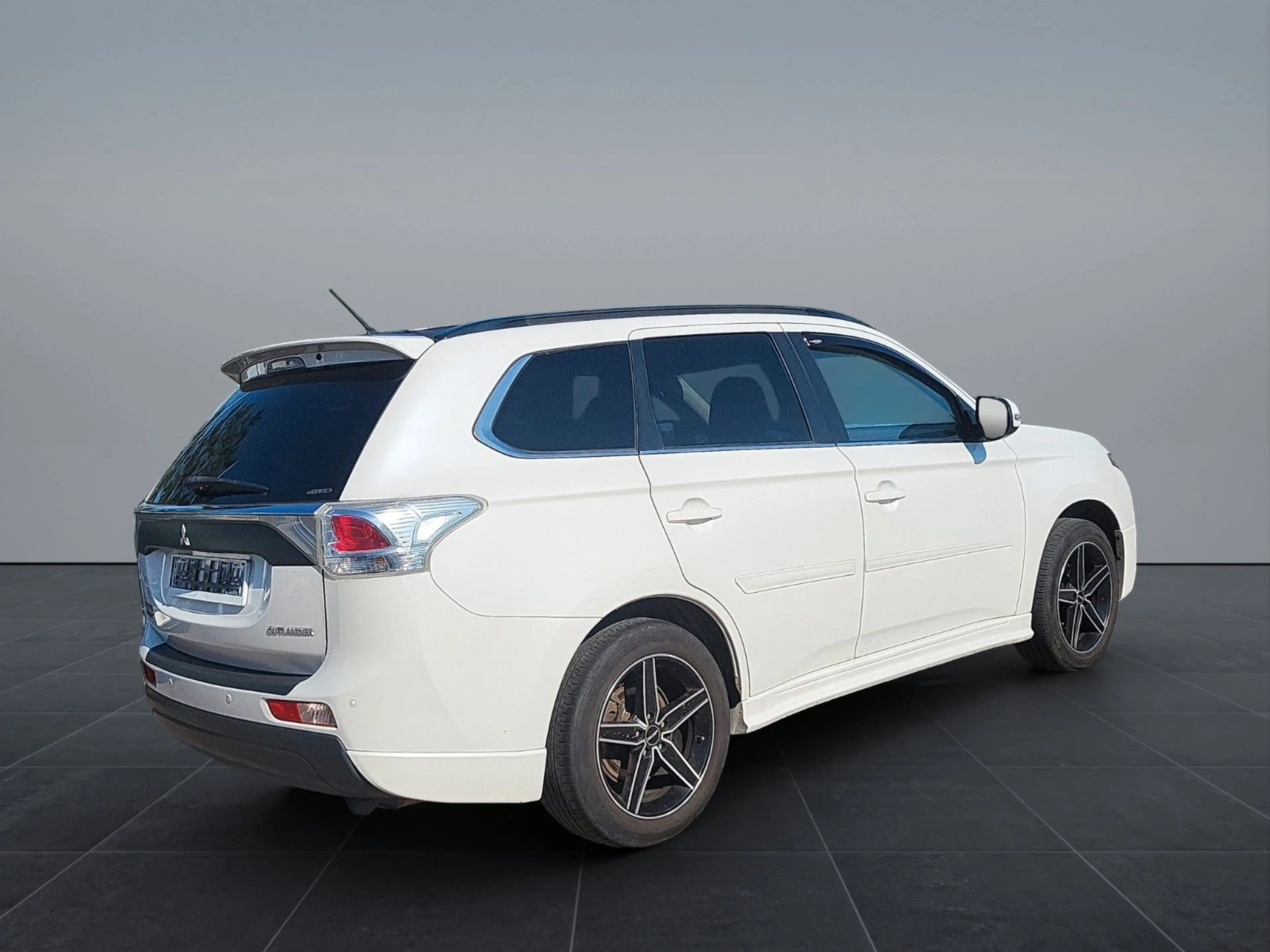 Mitsubishi Outlander ClearTec Invite 4WD aus 2-Hand — photo 4
