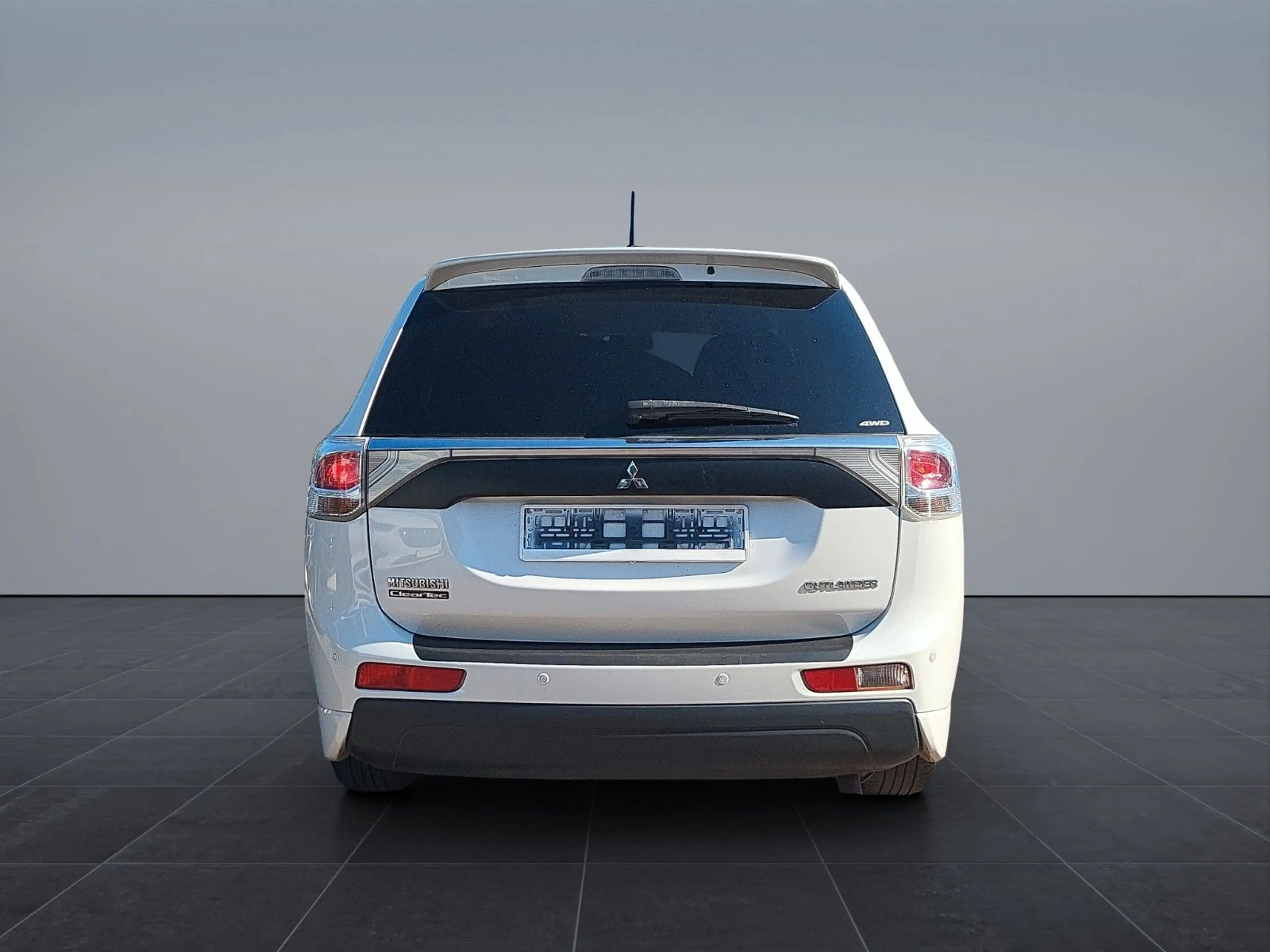 Mitsubishi Outlander ClearTec Invite 4WD aus 2-Hand — photo 7