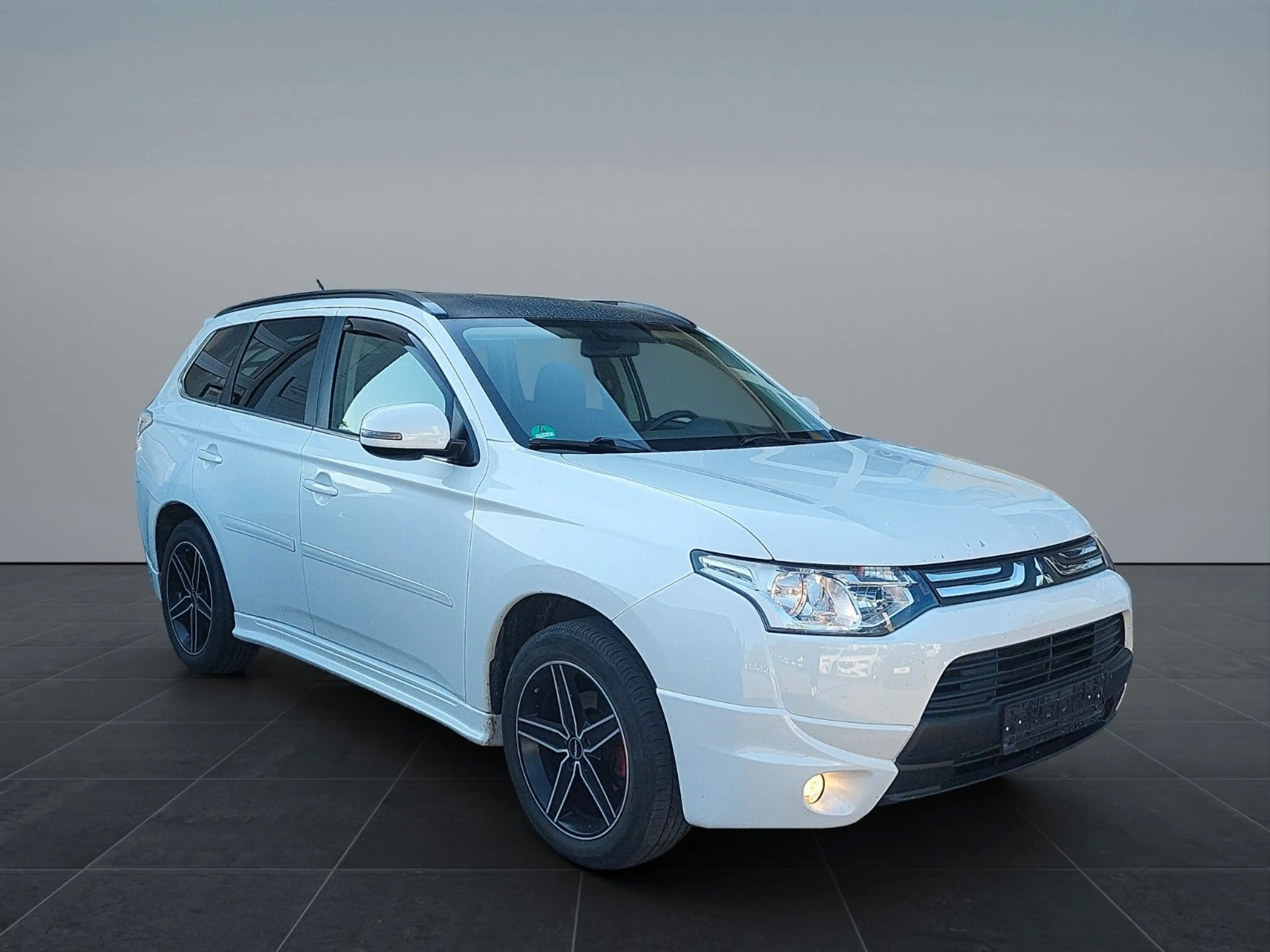 Mitsubishi Outlander ClearTec Invite 4WD aus 2-Hand — photo 3