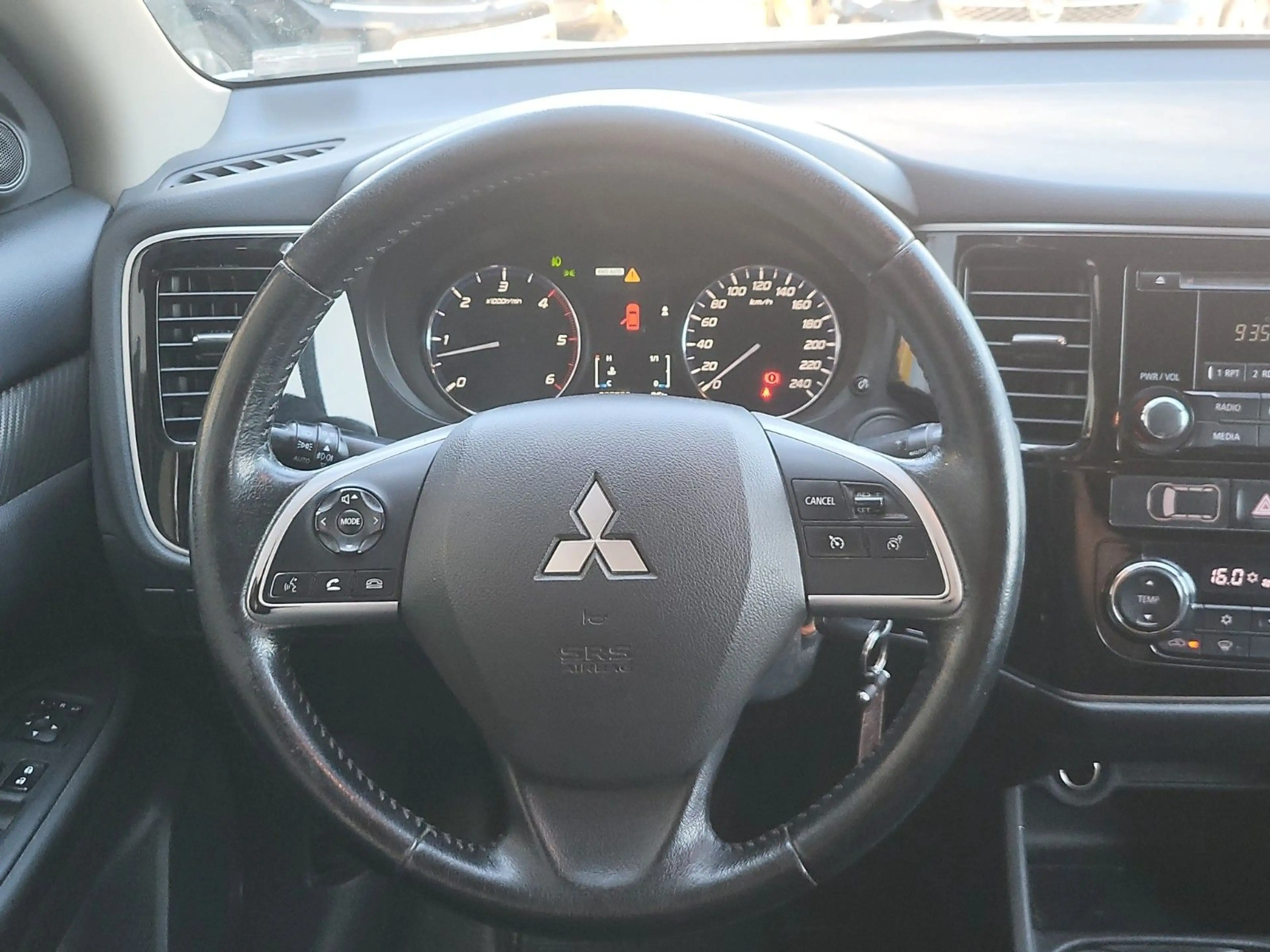 Mitsubishi Outlander ClearTec Invite 4WD aus 2-Hand — photo 9