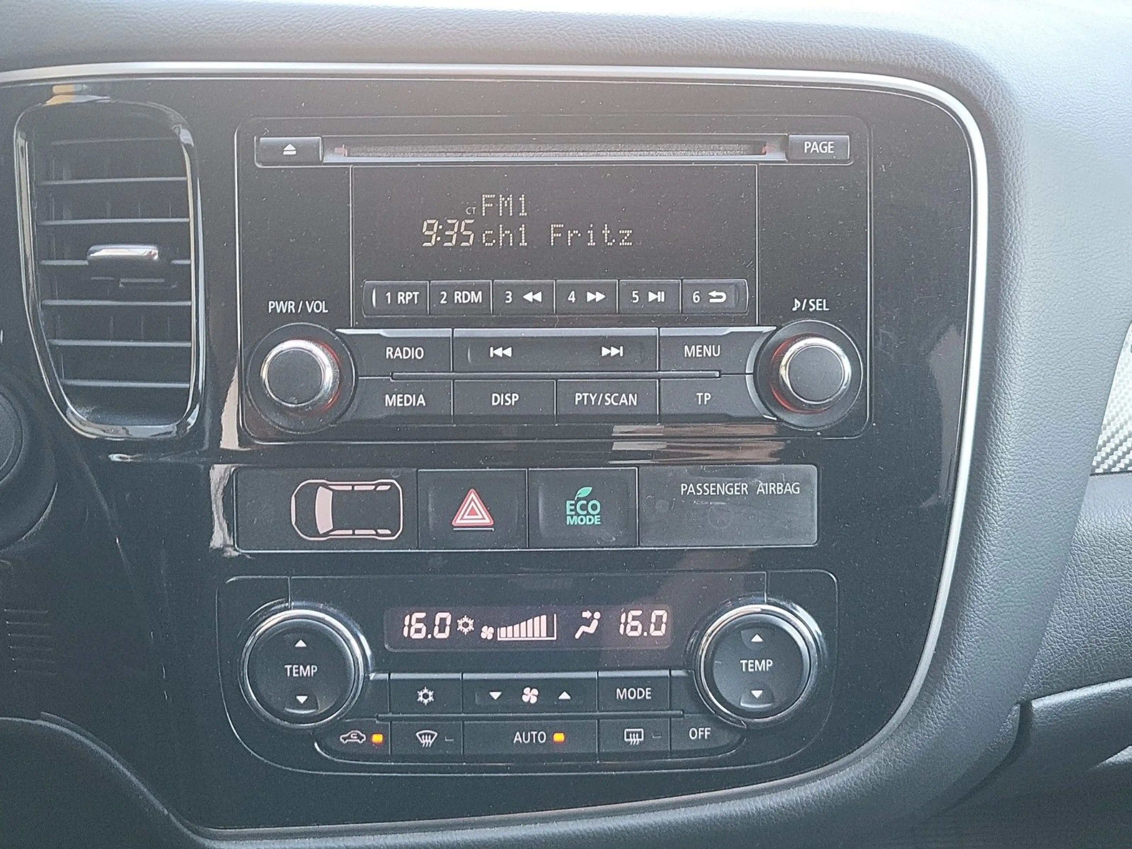 Mitsubishi Outlander ClearTec Invite 4WD aus 2-Hand — photo 12