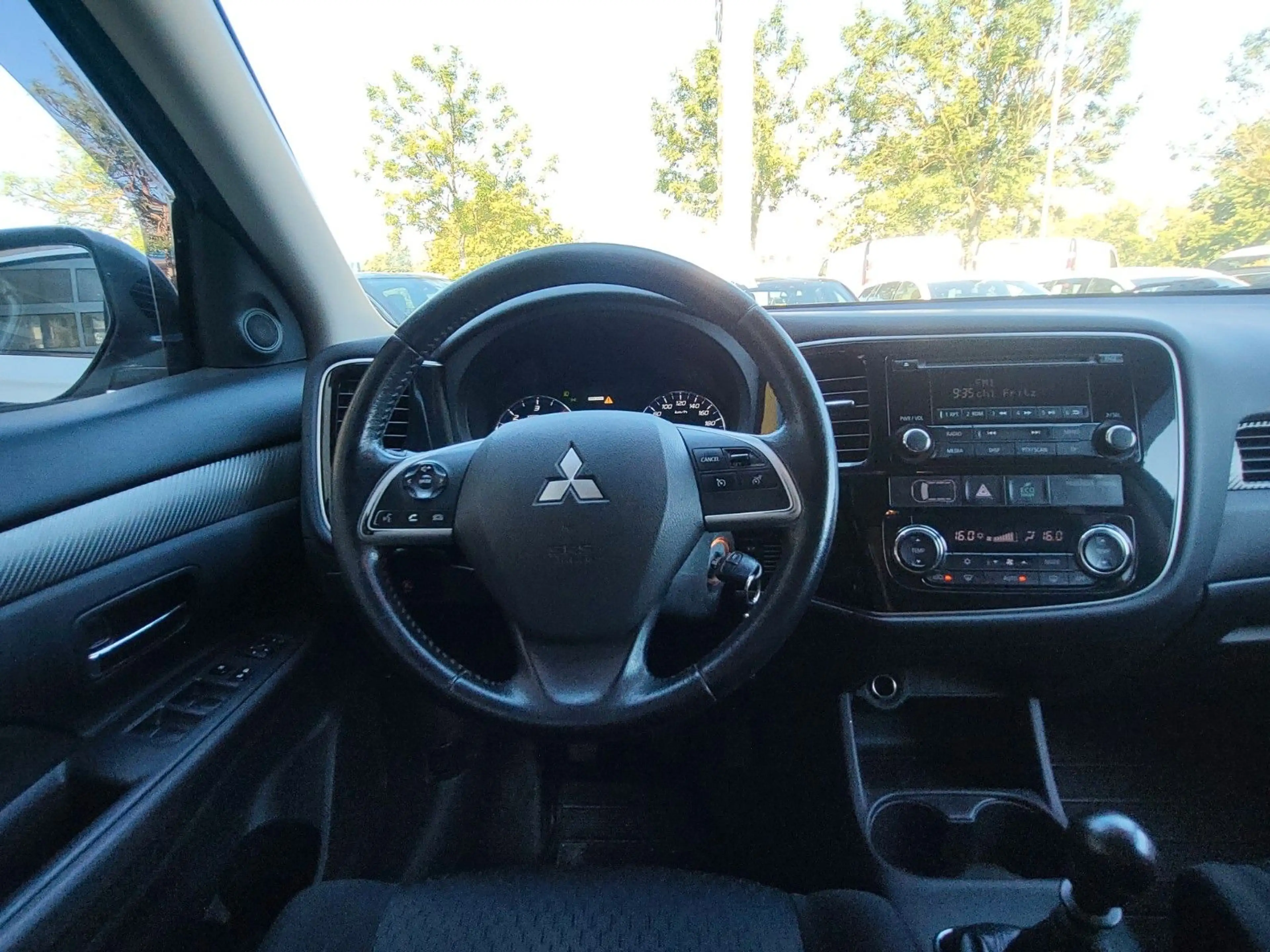 Mitsubishi Outlander ClearTec Invite 4WD aus 2-Hand — photo 10