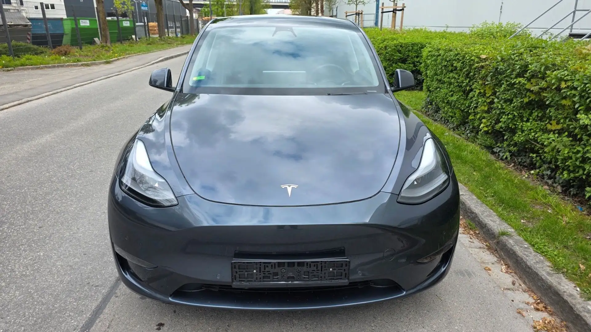 Tesla Model Y Long Range Dual Motor AWD Сірий - 2