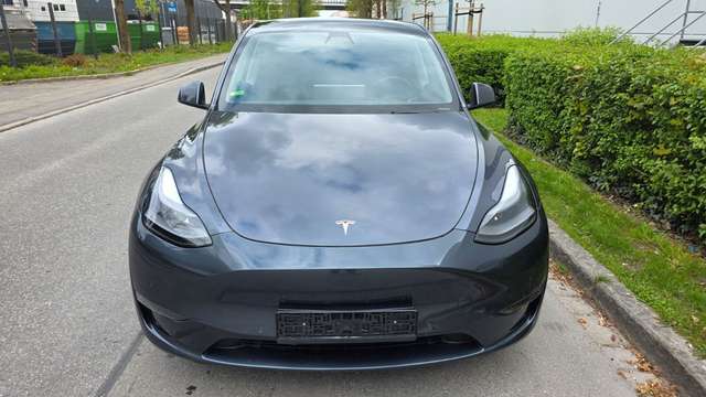 Tesla Model Y Long Range Dual Motor AWD