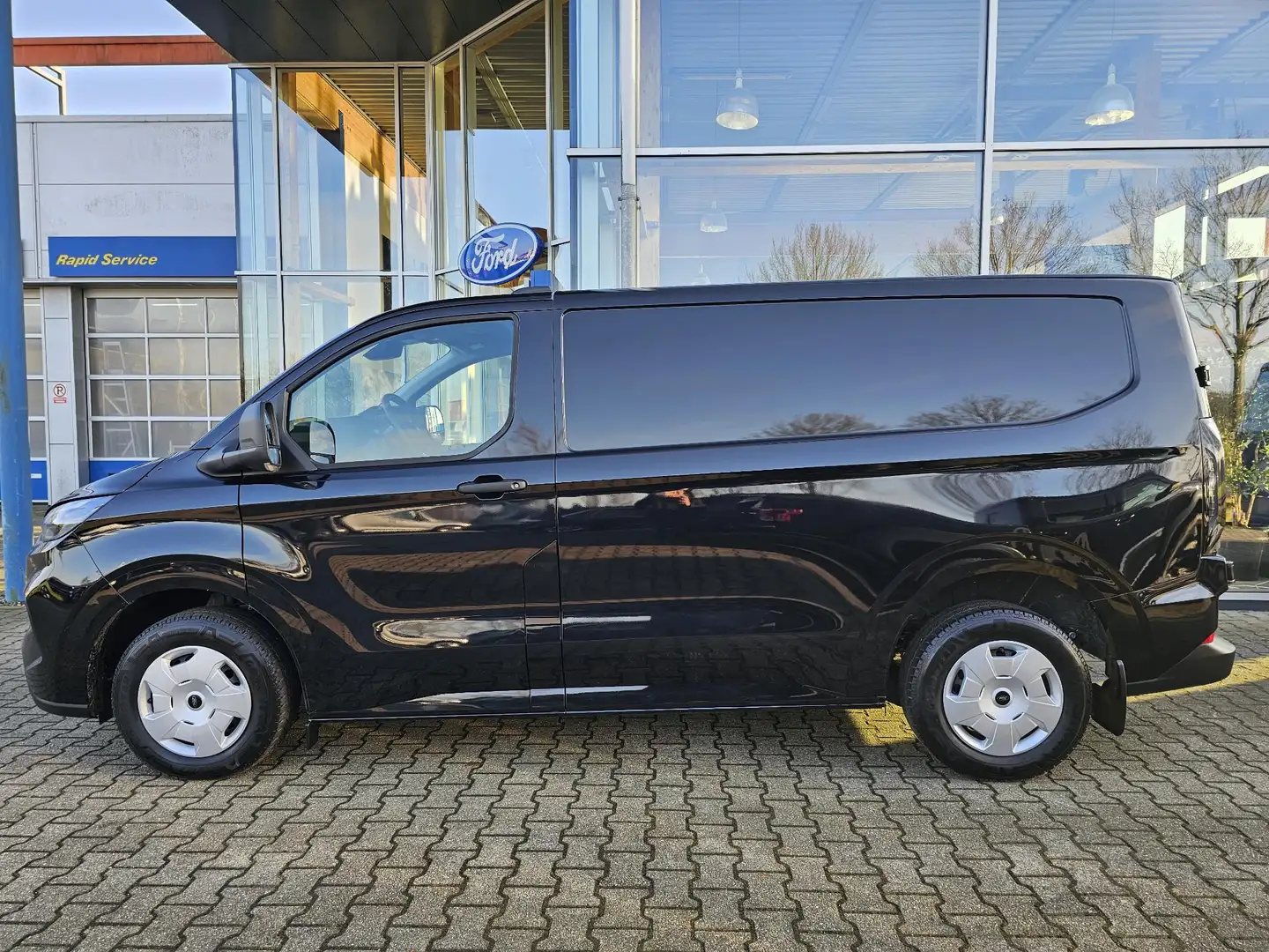 Ford Transit Custom 320 2.0 TDCI L1H1 Trend 136pk | Adaptieve Cruise | Noir - 2