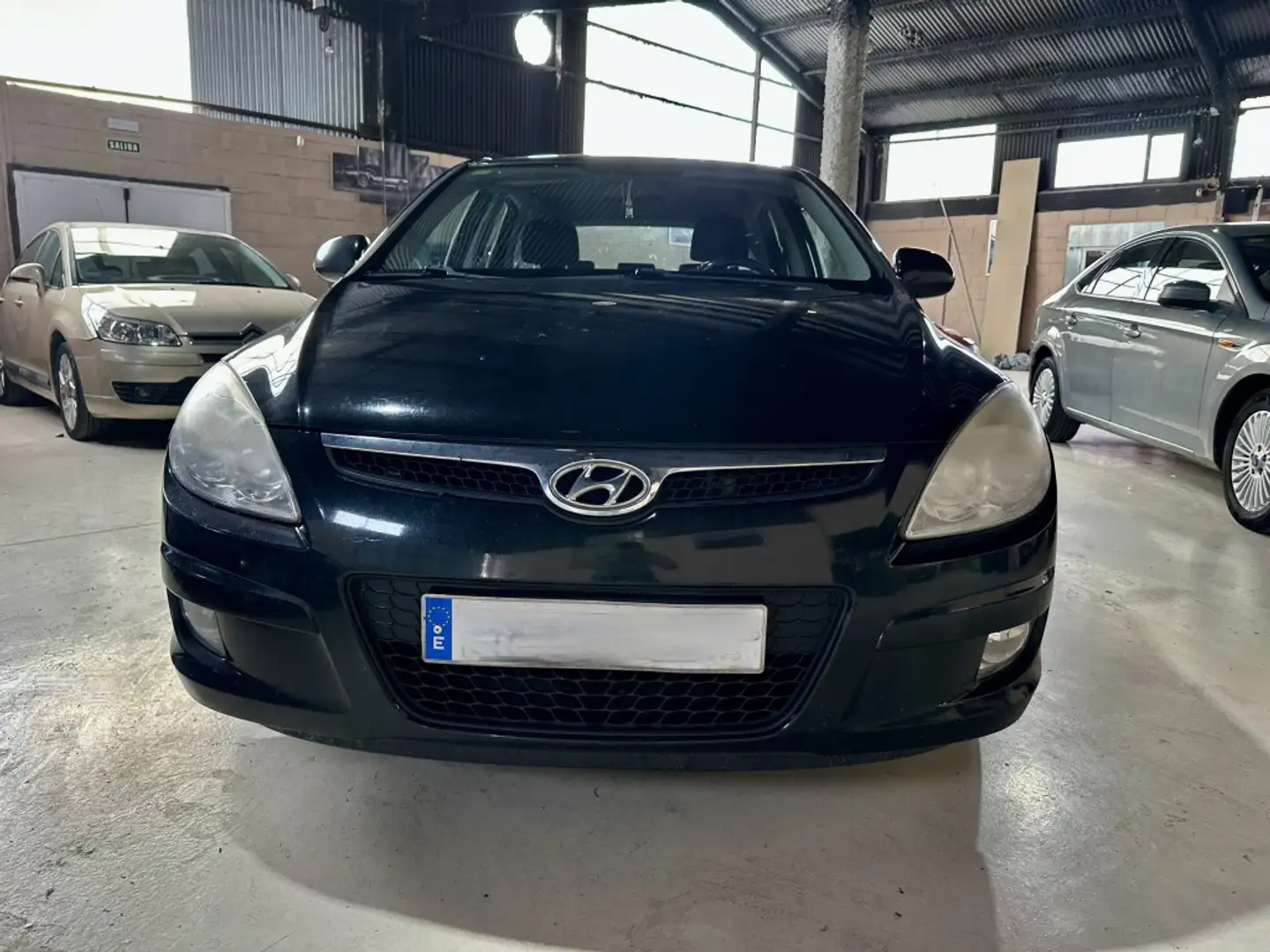 Hyundai i30 1.6CRDi Comfort (low) 90 Чорний - 1