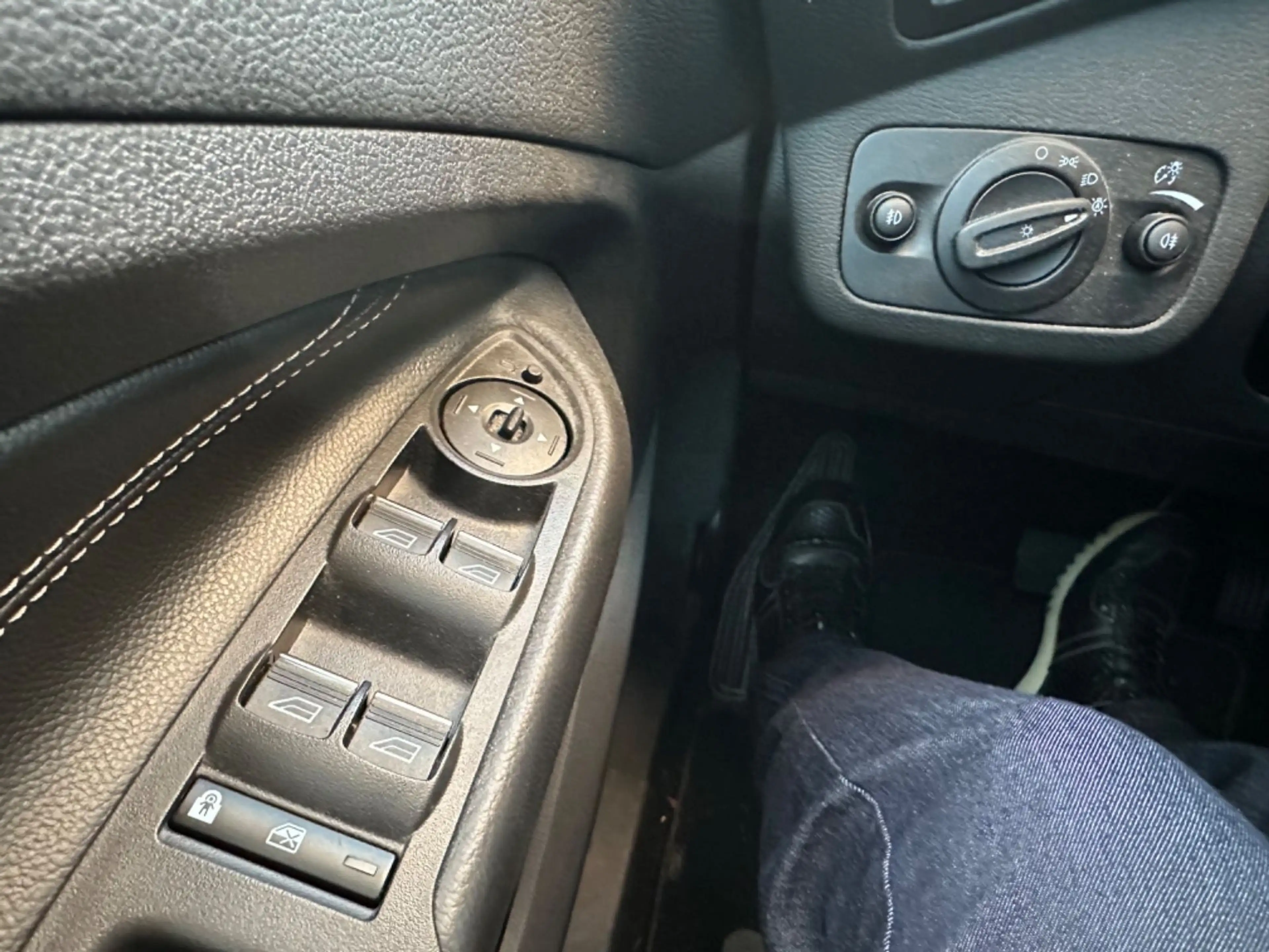 Ford C-Max C-MAX Titanium — photo 8