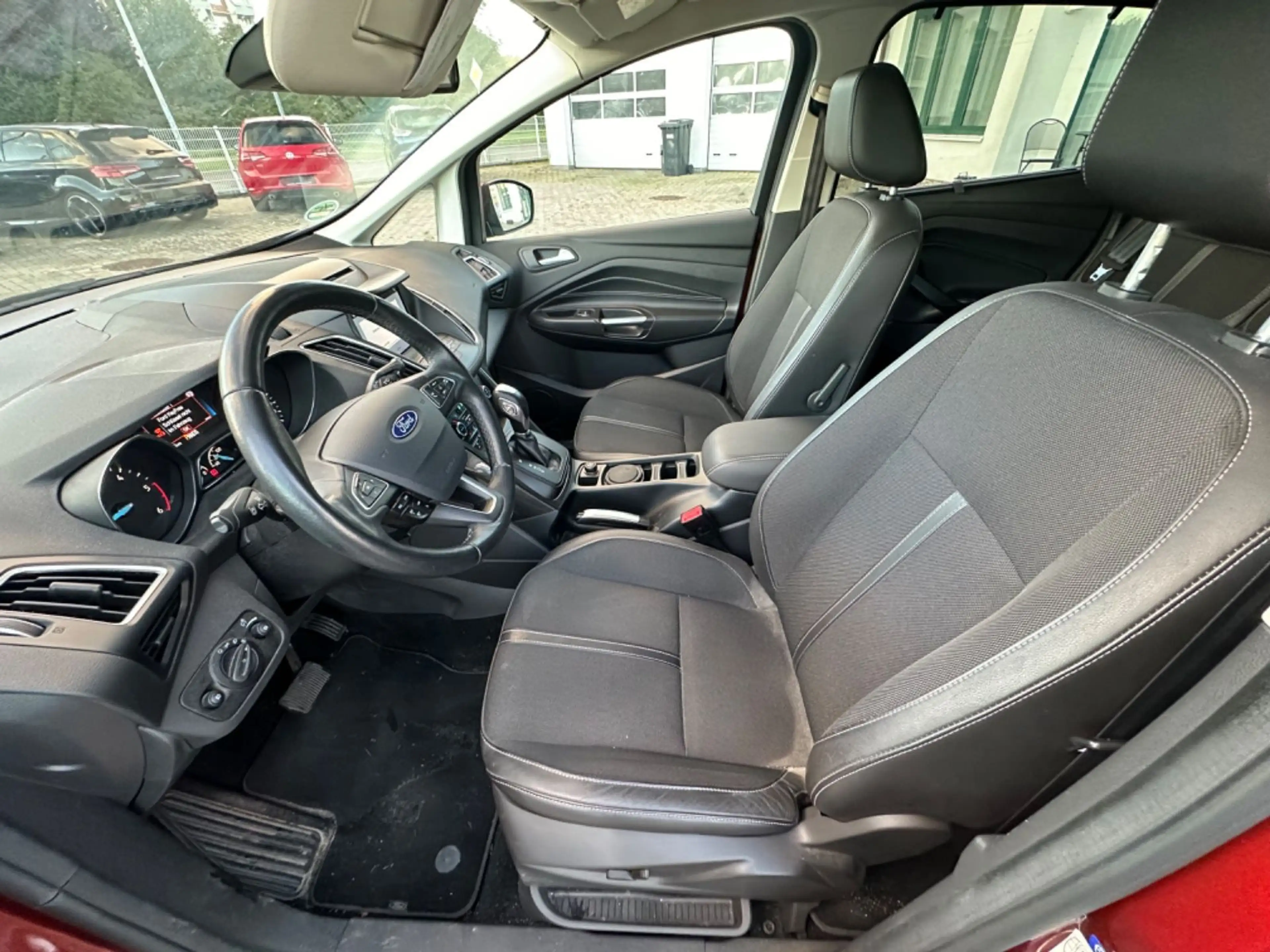 Ford C-Max C-MAX Titanium — photo 15