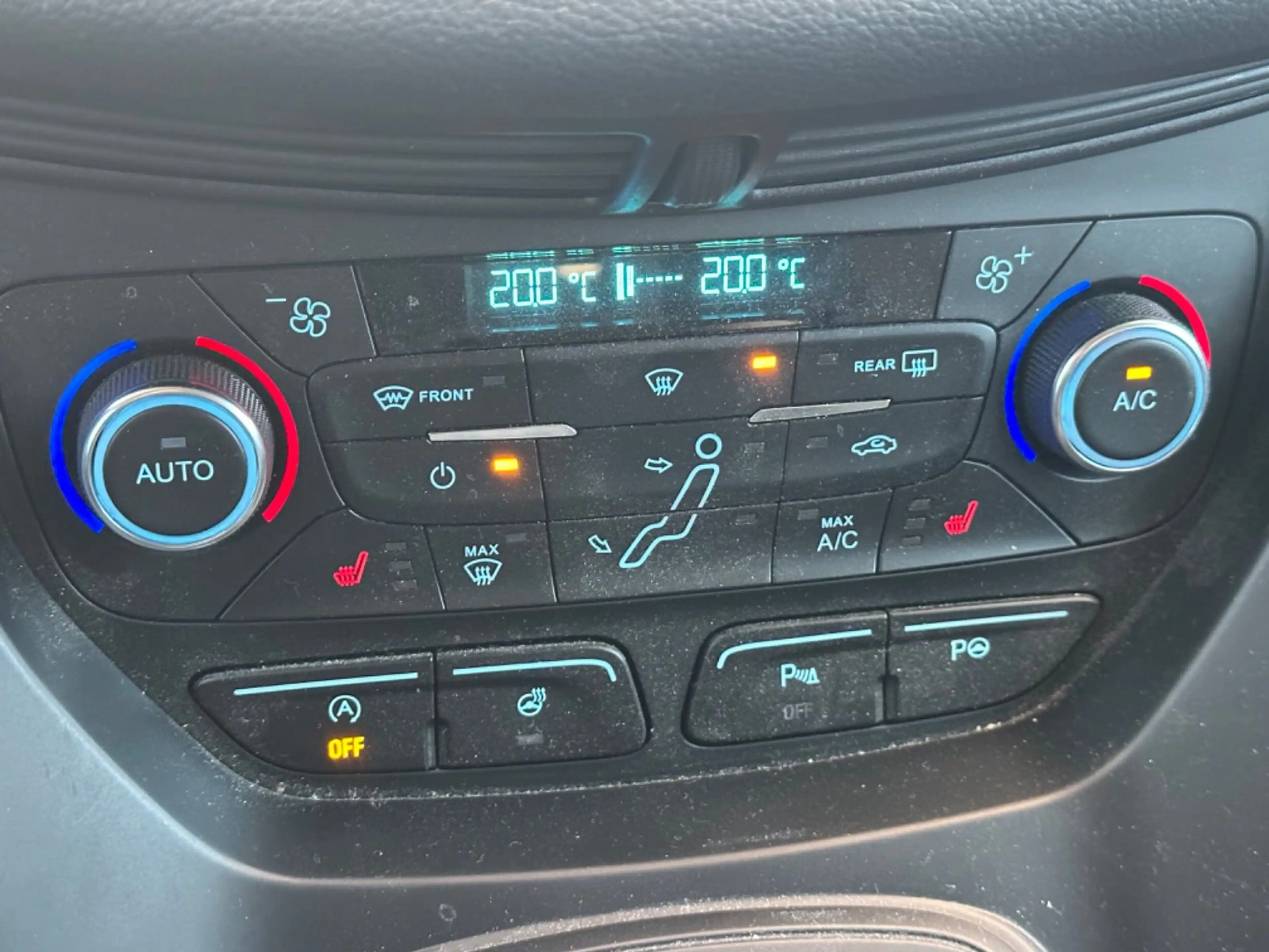 Ford C-Max C-MAX Titanium — photo 12