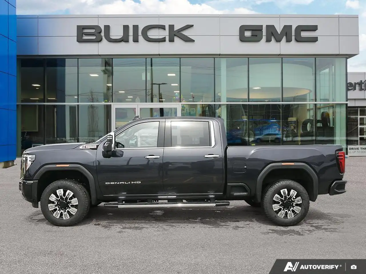 GMC Sierra 2500HD снимка GMC Sierra 2500HD