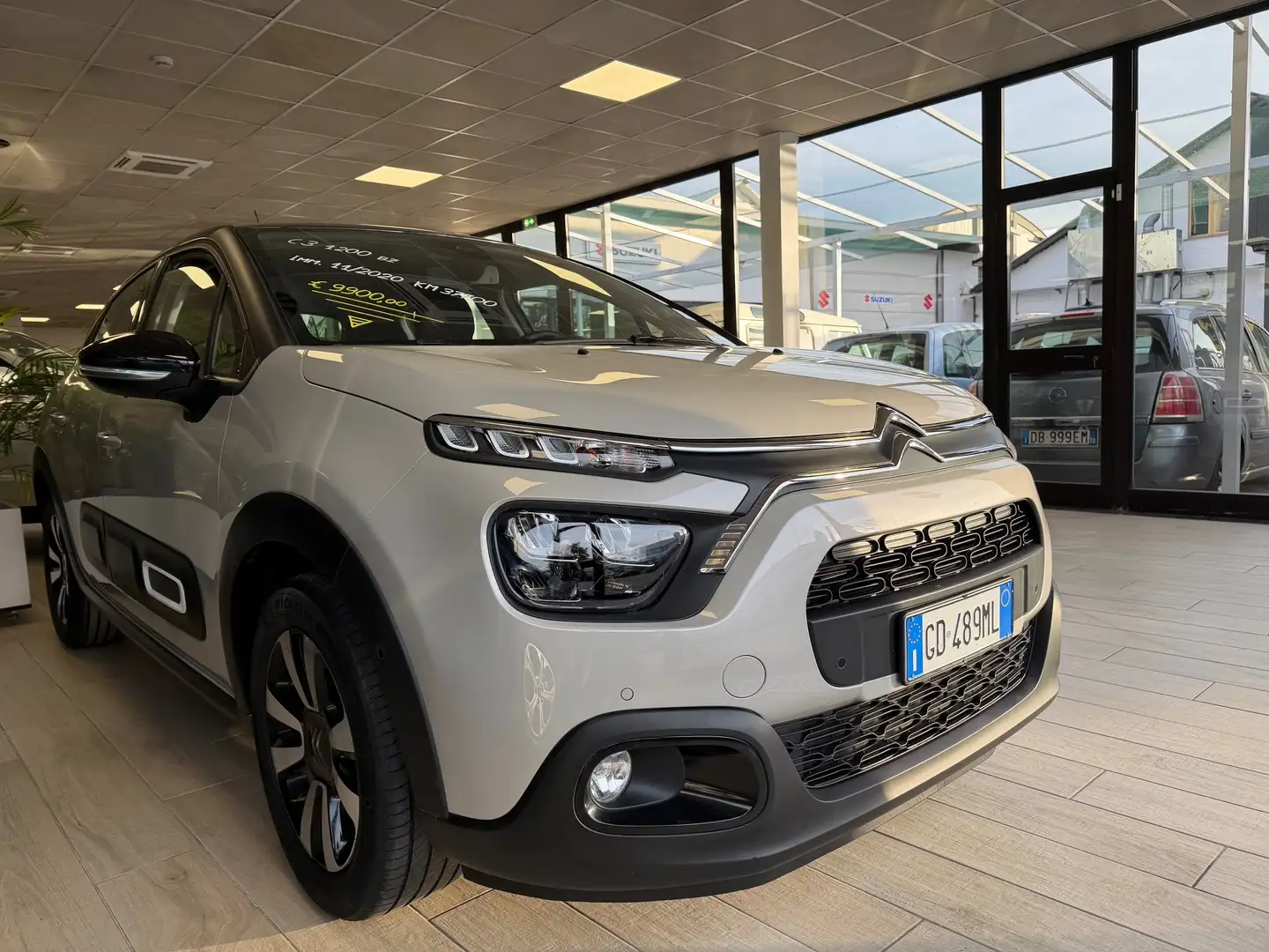 Citroen C3 C3 1.2 puretech Shine Pack s Beige - 1