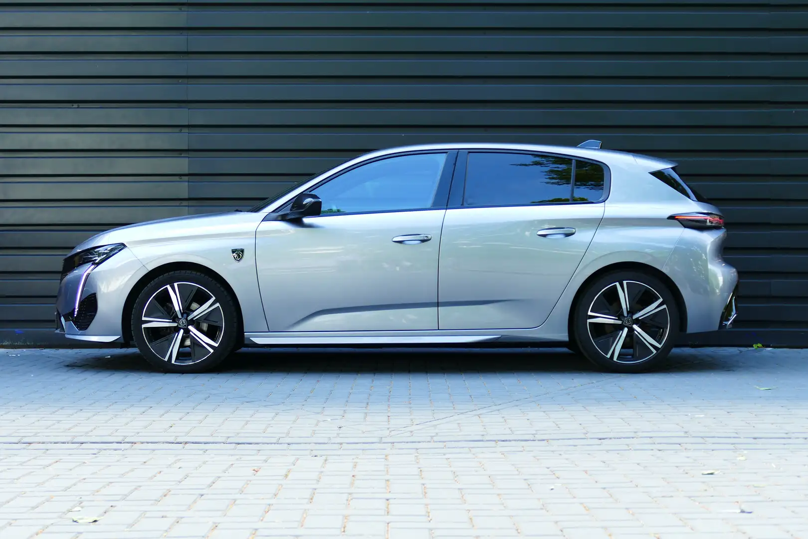 Peugeot 308 1.2 PURETECH 130PK GT AUTOMAAT / NAVI / CLIMA / PD Gris - 2