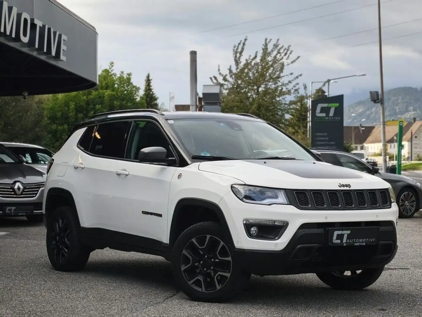 Jeep Compass 2,0 MultiJet AWD 9AT 170 Trailhawk Aut. Weiß - 1