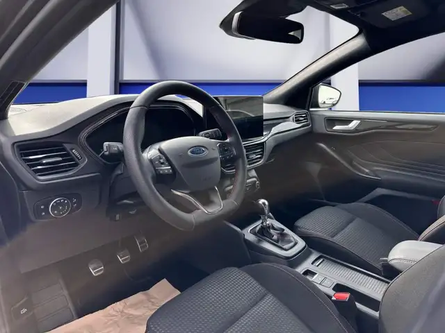 Ford Focus view 13