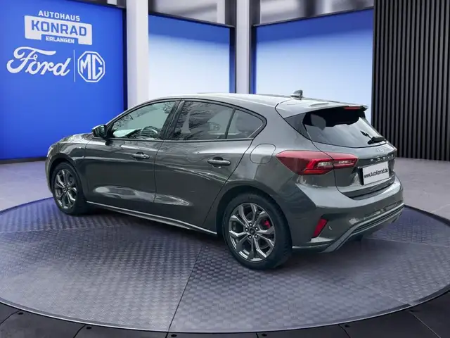 Ford Focus view 4