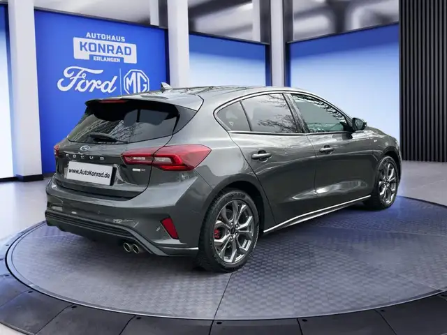 Ford Focus view 5