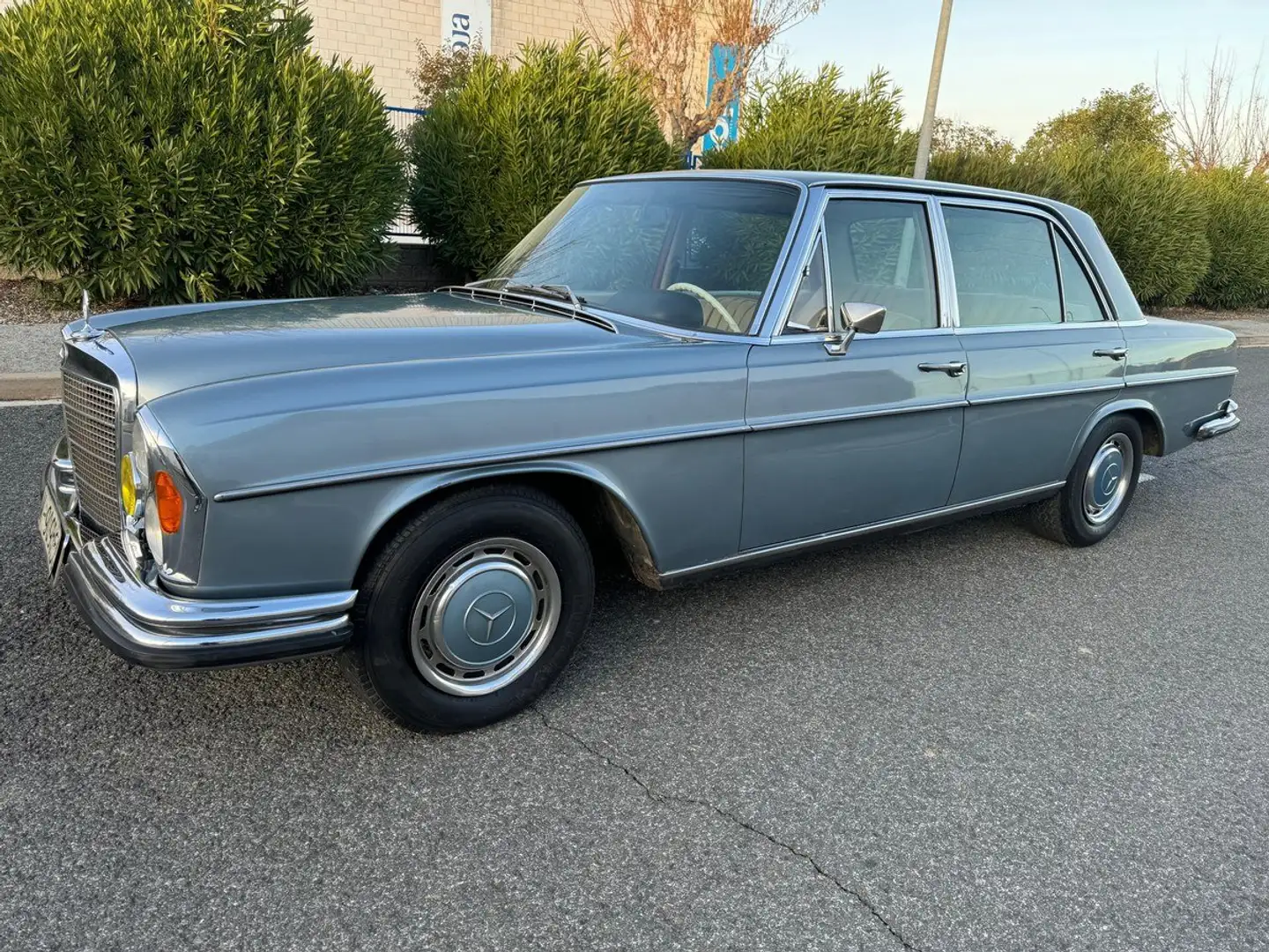 Mercedes-Benz 300 SEL 6.3 W109 V8 Bleu - 2