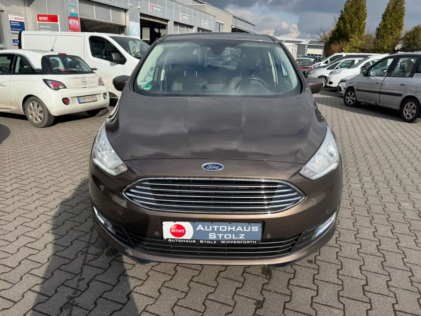 Ford Grand C-Max Grand C-MAX Titanium Hnědá - 2