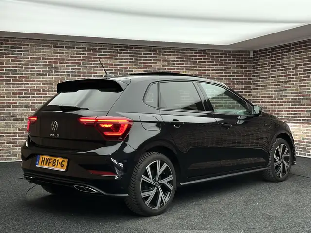 Volkswagen Polo view 2