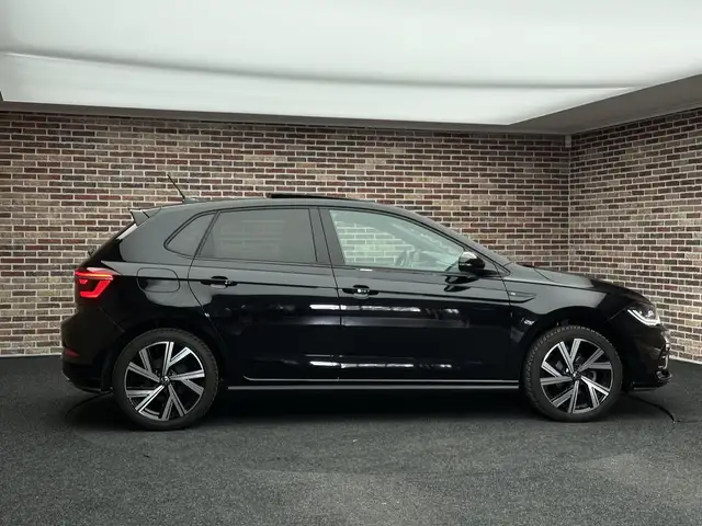 Volkswagen Polo view 4